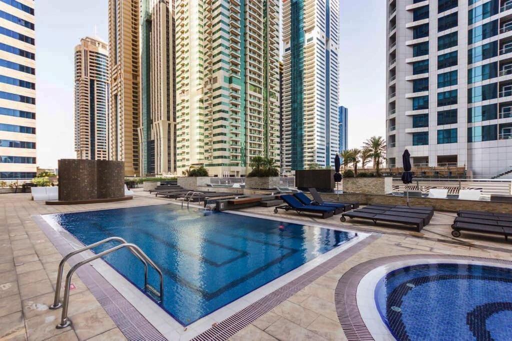 Spectacular 2-bedroom At Princess Tower In Marina! Vakantiehuis Dubai